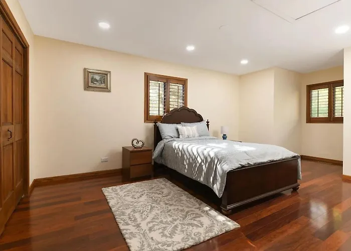 Holiday home Monthly And Seasonal Secluded 4 Bedroom 4 Bath Lakehouse Retreat With Boat Pier