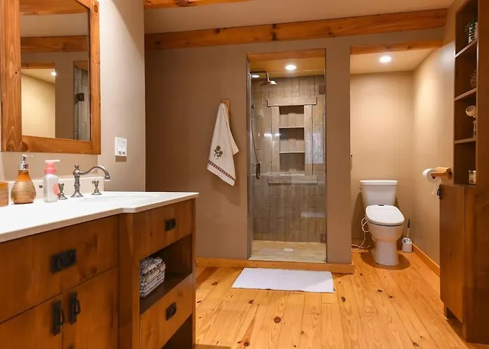 Monthly And Seasonal Secluded 4 Bedroom 4 Bath Lakehouse Retreat With Boat Pier Holiday home Antioch