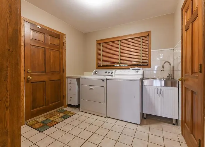 Monthly And Seasonal Secluded 4 Bedroom 4 Bath Lakehouse Retreat With Boat Pier * Antioch