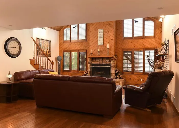 Holiday home Monthly And Seasonal Secluded 4 Bedroom 4 Bath Lakehouse Retreat With Boat Pier