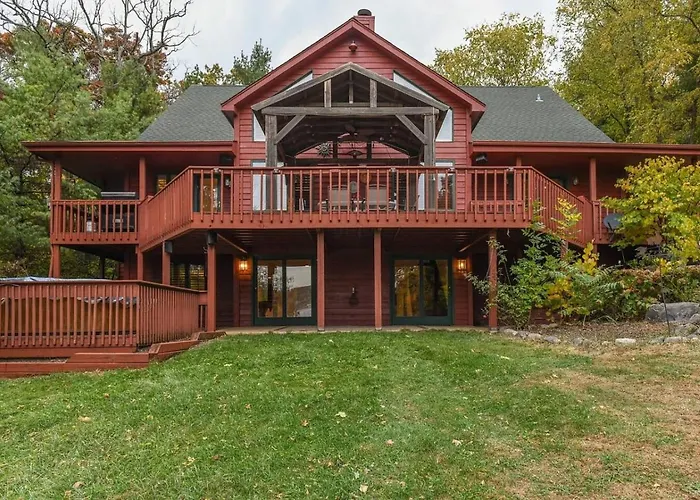 Monthly And Seasonal Secluded 4 Bedroom 4 Bath Lakehouse Retreat With Boat Pier Holiday home *